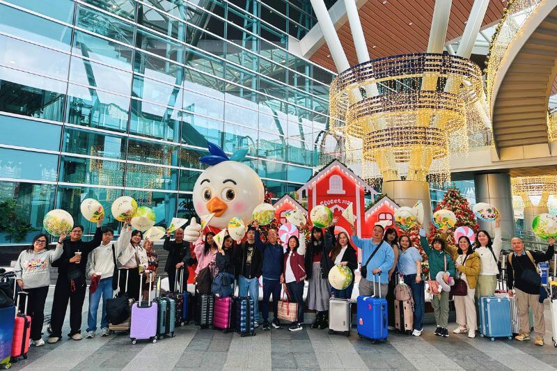 Group luggage tagging and carousel coordination for 40-pax arrival with baggage count checklist